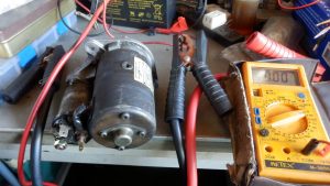 組みあがったので、燃料ポンプに電源が行くか確認する