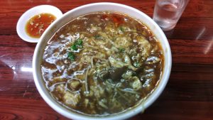 天山の酸辣湯麵