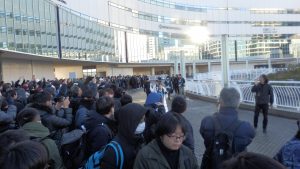 物販の待機町はすごいことに。