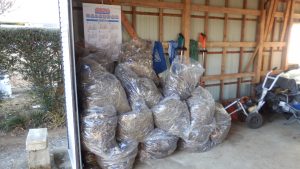 残ったものは納屋に保管した。次回捨てに行く