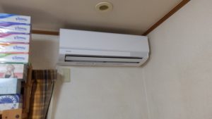 新しいエアコンを取り付けた