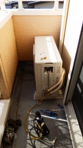 室外機の接続も完了した