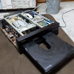 Lazer Discプレーヤーのトレイが出てこない問題を修理した。 DVL-909もトレイが出てくるようになった