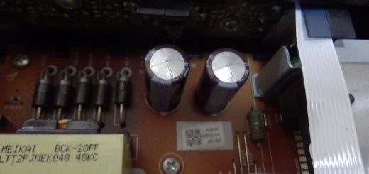 異音がするとのことだけど、定番のコンデンサーの容量抜けだった