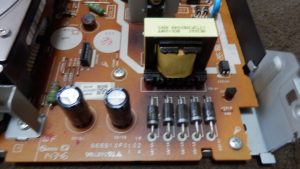 新しい16V,2200uFのコンデンサーを交換した