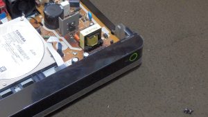 フロントパネルをつけて、パイロットランプが緑になったので、修理完了