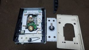 RAITEのDVDドライブをばらしてみた