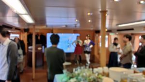 足柄さんと朝霜の乾杯の音頭で始まった。