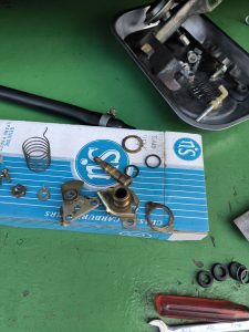 もちろん古いパッキンも予防交換する