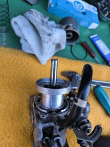 キャブの内部を清掃