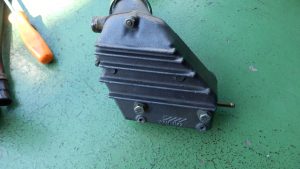 チャンバーを外すことで、HIF44が外れる