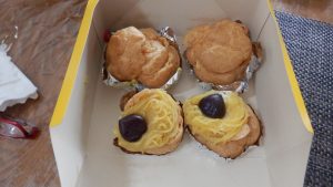 女王シュークリームとモンブランシュークリーム