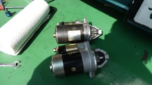 前にリベットを修理したスターターとヤフオクのスターター