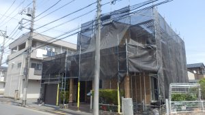 足場が付けられた