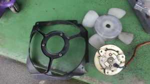 とりあえず、FANをばらしてみた。