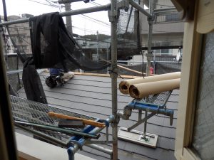 棟を取り外している所