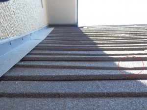 踏みつぶされてしまっている場所は、勘合部ではなく2枚目の真ん中