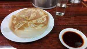 天山の羽根つき餃子