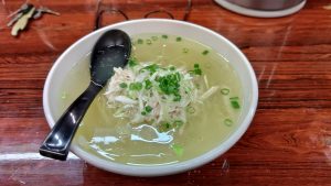 天山の鶏絲湯麺(チー・スー・タン・メン)