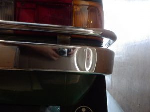 荷物がいっぱいで、ぶつけてしまった。