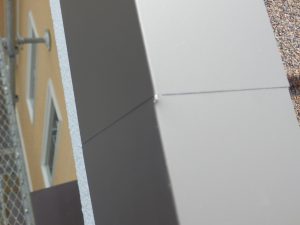 勘合時のこすれで塗装が剥がれる