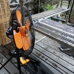 猛暑対策で工業用扇風機を購入した 扇風機を組み立てたところ