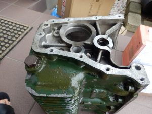 イギリスから22G1832のミッションケースが到着