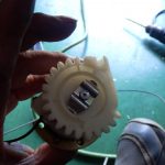 取り外して、ケーブルの状態を確認した